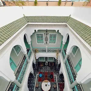 احجز هنا